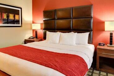 هتل Comfort Inn & Suites Fort Smith I540