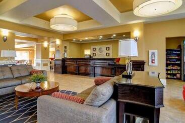 هتل Comfort Inn & Suites Fort Smith I540