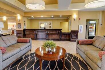 هتل Comfort Inn & Suites Fort Smith I540
