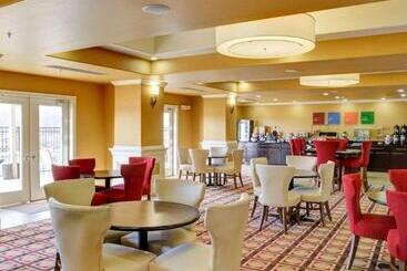 هتل Comfort Inn & Suites Fort Smith I540