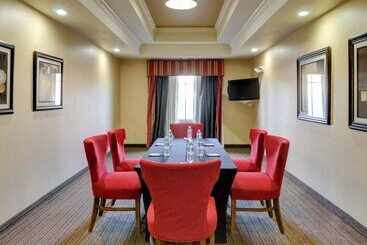 هتل Comfort Inn & Suites Fort Smith I540