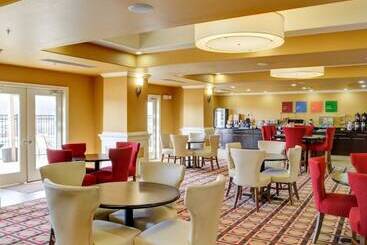 هتل Comfort Inn & Suites Fort Smith I540