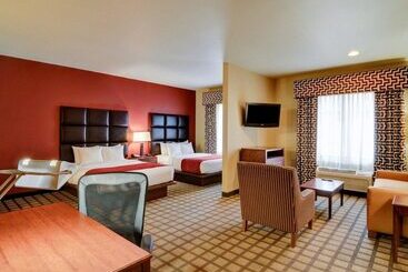 هتل Comfort Inn & Suites Fort Smith I540