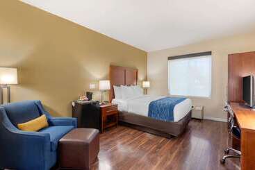 هتل Comfort Inn & Suites Near Ontario Airport