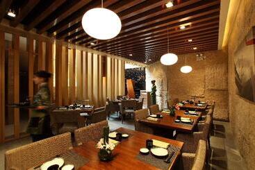 هتل Crowne Plaza Zhongshan Wing On City, An Ihg
