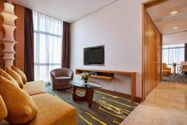 هتل Crowne Plaza Zhongshan Wing On City, An Ihg