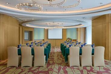 هتل Crowne Plaza Zhongshan Wing On City, An Ihg