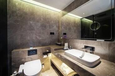 هتل Mercure Harbin Central Street Sophia Church