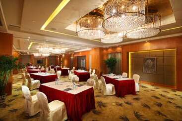 هتل Hilton Nanjing Riverside