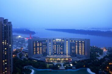 هتل Hilton Nanjing Riverside