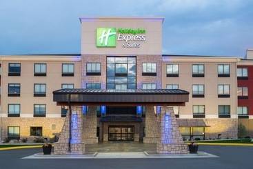 Holiday Inn Express Hotel & Suites Bismarck By Ihg