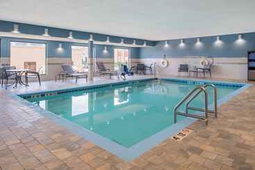 Holiday Inn Express Hotel & Suites Bismarck By Ihg