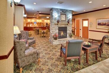 Holiday Inn Express Hotel & Suites Bismarck By Ihg