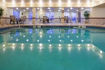 Holiday Inn Express Hotel & Suites Grand Forks, An Ihg