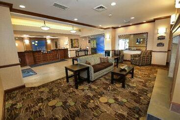 Holiday Inn Express Hotel & Suites Grand Forks, An Ihg