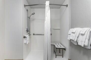 Holiday Inn Express Hotel & Suites Harrison By Ihg