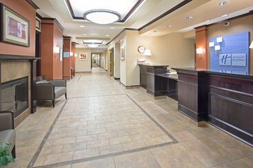 Holiday Inn Express Hotel & Suites Minot South, An Ihg
