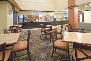 Holiday Inn Express Hotel & Suites Minot South, An Ihg