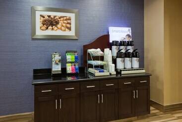 Holiday Inn Express Hotel & Suites Minot South, An Ihg