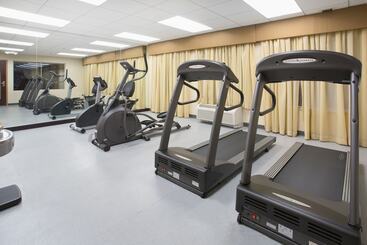 Holiday Inn Express Hotel & Suites Minot South, An Ihg