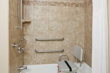 Holiday Inn Express Hotel & Suites Minot South, An Ihg