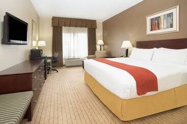 Holiday Inn Express Hotel & Suites Minot South, An Ihg