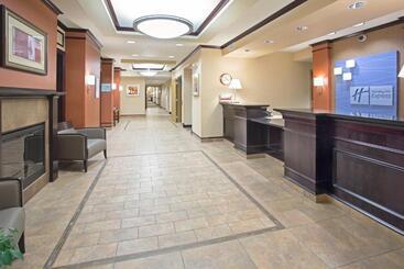 Holiday Inn Express Hotel & Suites Minot South, An Ihg