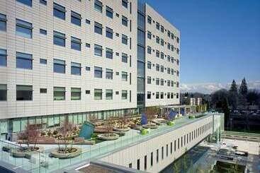 Holiday Inn Express Hotel & Suites Portland Northwest Downtown, An Ihg