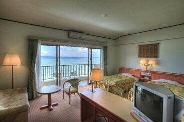 هتل Ishigaki Seaside