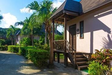 هتل Ishigaki Seaside