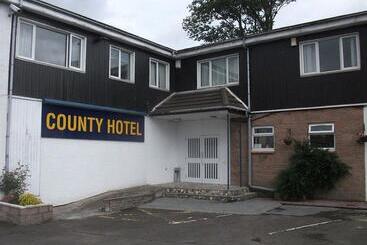 هتل County