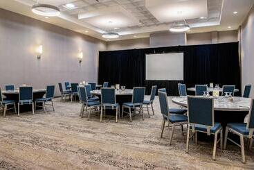 هتل Courtyard By Marriott Edmonton West