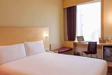 هتل Ibis Sharq