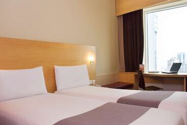 هتل Ibis Sharq