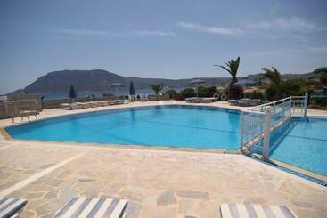 هتل Ionikos