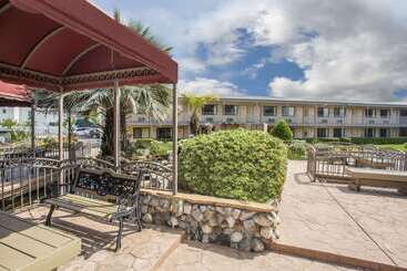 هتل Knights Inn Pico Rivera