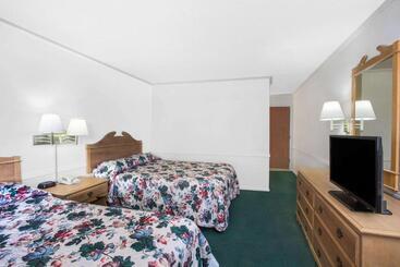 هتل Knights Inn Pico Rivera