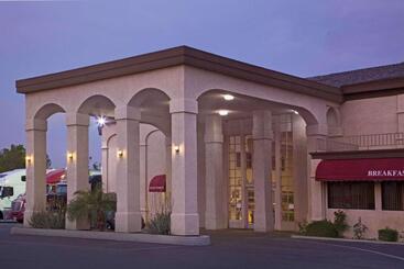 هتل Knights Inn Pico Rivera
