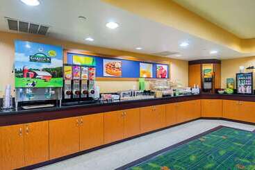 هتل Quality Inn Bostonrevere