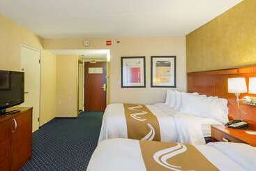 هتل Quality Inn Bostonrevere