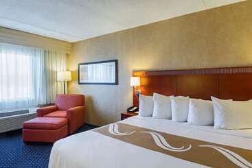 هتل Quality Inn Bostonrevere