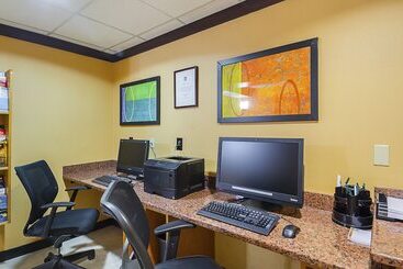 هتل Quality Inn Bostonrevere