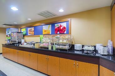 هتل Quality Inn Bostonrevere