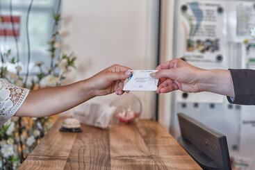هتل Residence Loren  Contact & Contactless Checkin