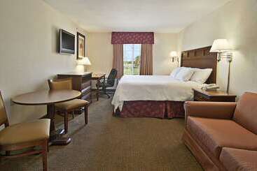 هتل Super 8 By Wyndham Bowling Green North