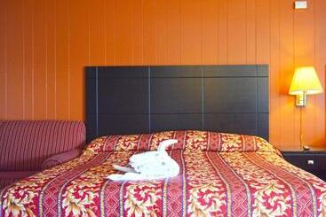 Skyview Manor Motel