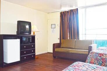 Skyview Manor Motel