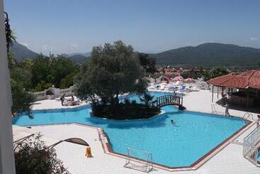 Sunshine Holiday Resort  All Inclusive