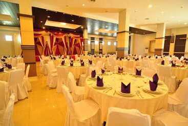 هتل Aston Ketapang City