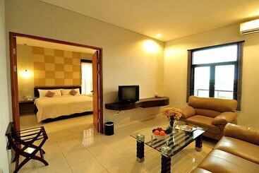 هتل Aston Ketapang City